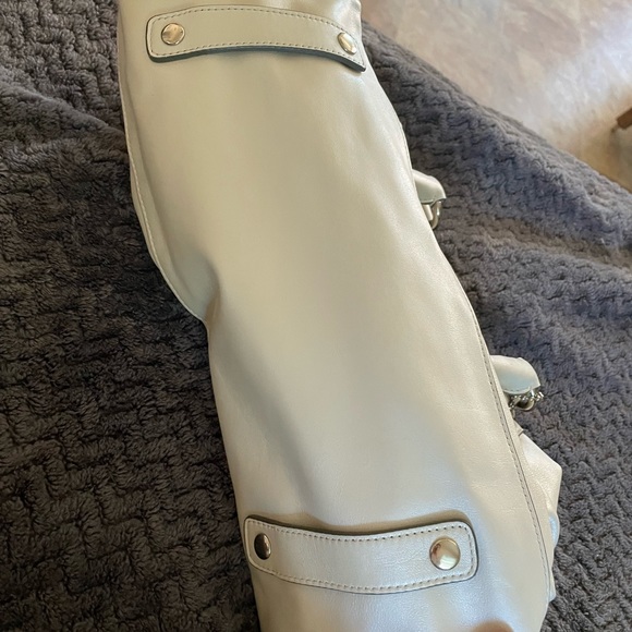 White coach purse - Picture 2 of 4